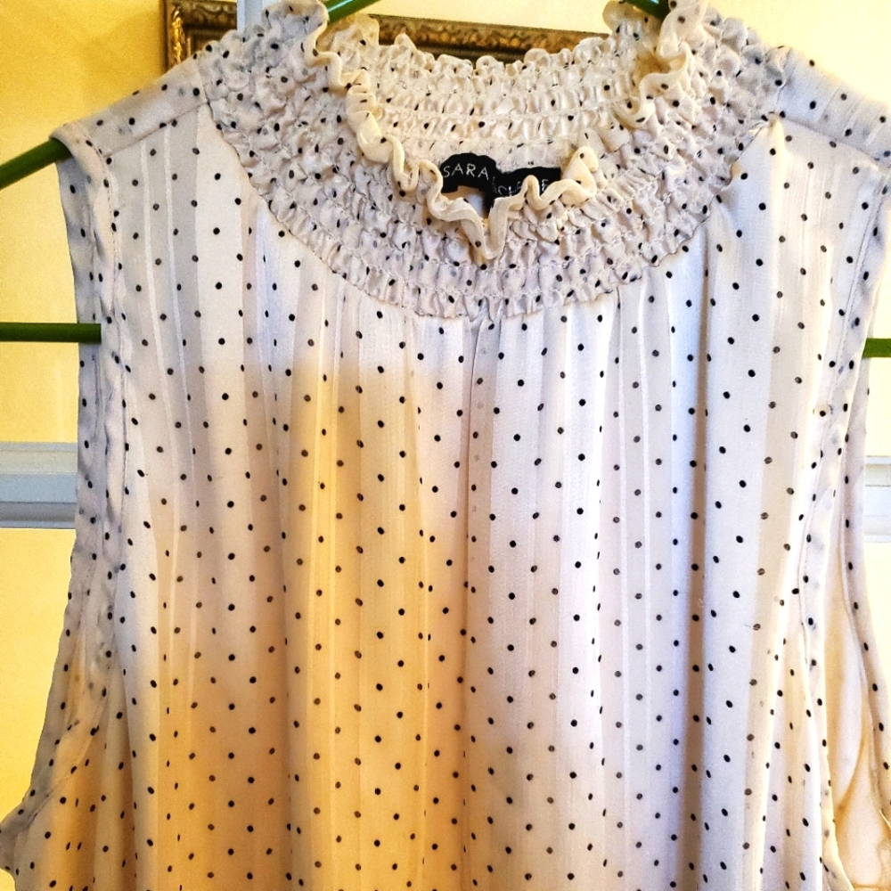 Sleeveless ruched neck blouse